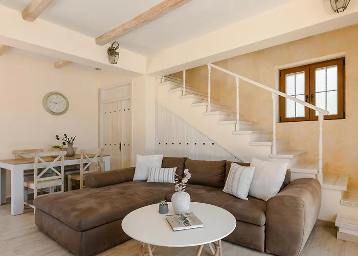 فيلة Ydria Chavriáta