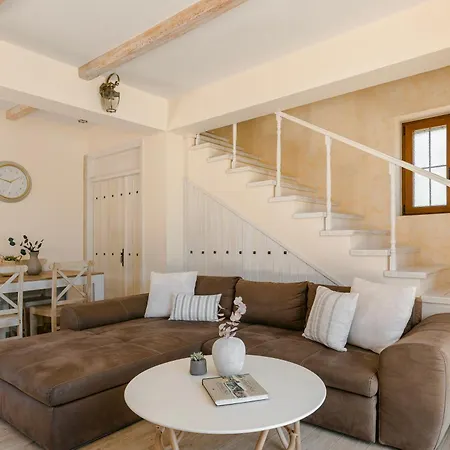 Vilă Ydria Chavriáta